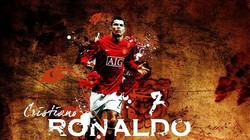 Đích thân Sir Alex Ferguson (79 tuổi) gọi điện cho Cristiano Ronaldo, yêu cầu người học trò cưng hãy trở lại mái nhà xưa Old Trafford. Ảnh CLB.