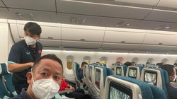 Phiên dịch Lê Huy Khoa dương tính khiến đội tuyển gặp bất lợi. Ảnh HK.