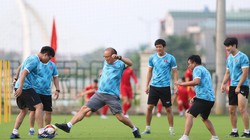  Liệu ông Park sẽ thay đổi gì trước loạt trận play-off này? Ảnh VFF.