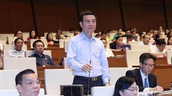Bộ trưởng Bộ TT&TT Nguyễn Mạnh Hùng tham gia trả lời chất vấn.
