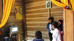 Bộ TT&TT đang triển khai hỗ trợ đầu thu truyền hình cho các hộ nghèo, cận nghèo tại 12 tỉnh