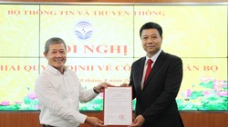 Thứ trưởng Nguyễn Thành Hưng trao Quyết định bổ nhiệm cho ông Đỗ Công Anh 