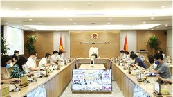 Bộ trưởng Nguyễn Mạnh Hùng phát biểu tại Hội nghị giao ban của Bộ TT&TT. Ảnh Mic