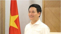 Bộ trưởng Bộ TT&TT Nguyễn Mạnh Hùng