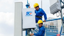 Bà Lê Việt Nga, đấu giá viên Công ty đấu giá hợp danh số 5 Quốc gia điều hành cuộc đấu giá đã phổ biến các quy định và giải đáp, hướng dẫn thực hiện việc đấu giá.