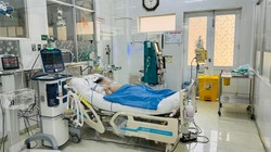 Bệnh nhi ngộ độc bánh mì nặng nhất đã tử vong. Ảnh: H.Anh