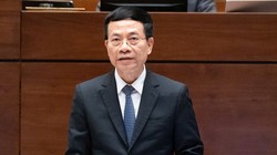 Bộ trưởng Nguyễn Mạnh Hùng: Người nghèo sẽ được hỗ trợ điện thoại thông minh