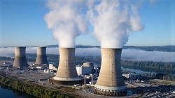 Bộ Chính trị yêu cầu sớm triển khai 2 dự án điện hạt nhân