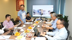 Nhà báo Nguyễn Bá Kiên chia sẻ ý kiến tại cuộc họp của VDCA với Hội đồng cô vấn