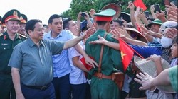 Thủ tướng: Khai thác cầu Phong Châu mới phải xứng đáng với mong mỏi và giọt nước mắt của người dân