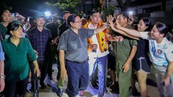 Thủ tướng thị sát điểm ngập sâu tại Hà Nội