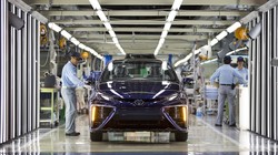 Toyota xác nhận những chiếc xe của họ sản xuất từ thép Kobe vẫn đạt tiêu chuẩn an toàn (Ảnh: TheSun)