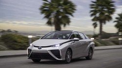 Toyota Mirai - mẫu xe Fuel Cell thương mại đầu tiên được phát triển hướng tới một phương tiện không phát thải
