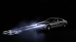 Tới đây, xe Mercedes-Benz sẽ hiển thị cả hình ảnh trên mặt đường