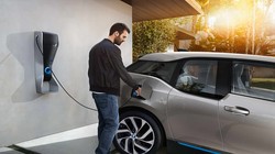 Tương lai, giá của một xe điện sẽ có thể rẻ hơn cả xe chạy xăng hay diesel