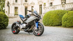 Theo BMW Motorrad, tên gọi 9cento được phát âm là "Nove Cento" (theo tiếng Ý) tạm dịch là 900.