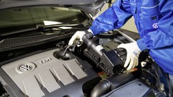 Thiệt hại về sức khỏe do lượng khí thải của xe chạy Diesel lớn hơn khoảng 20 lần so với xe điện và gấp 5 lần so với xe chạy xăng (Ảnh: TRUE)