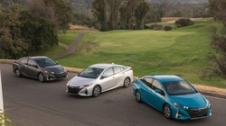 Để hướng tới mục tiêu này, Toyota sẽ phải tăng năng lực sản xuất tại 2 nhà máy của họ lên thêm 240.000 xe mỗi năm.