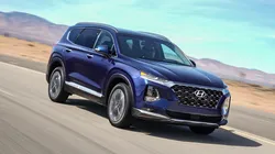 Hyundai Santa Fe 2019 được đánh giá là một chiếc xe êm ái, tĩnh lặng và an toàn. (Ảnh: Motortrend)