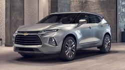Nhìn thoáng qua, Chevrolet Blazer có nhiều thiết kế khá giống với mẫu Hyundai Santa Fe 2019, đặc biệt là thiết kế hệ thống chiếu sáng phía trước.