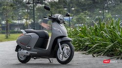 Dù được ưu đãi nhưng giá bán của VinFast Klara vẫn còn khá cao so với nhu cầu của đại đa số khách hàng có ý định muốn sở hữu chiếc xe này. (Ảnh: Ngô Minh)