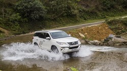 Sự đổ bộ ồ ạt của các dòng xe nhập khẩu được xem là lý do chính cho cuộc ganh đua về giá bán của thị trường xe Việt ở thời điểm này. 