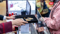 Giá vàng thế giới giảm mạnh. Ảnh: Pinterest.