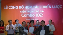 Đại diện Vietnammobile, FPT Shop và Samsung trong lễ ký kết hợp tác ngày 12/12/2017. Ảnh: ICT News