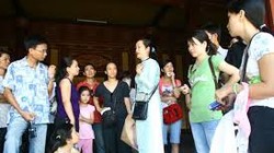 Không nên bắt buộc HDV du lịch phải có smartphone  (ảnh: báo Tổ Quốc)