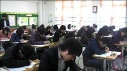 Rút ngắn chương trình đào tạo không phải là buộc sinh viên tăng cường học dồn. Ảnh: Dân Trí