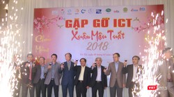 Lãnh đạo các hội, hiệp hội CNTT-TT cùng chúc rượu đầu năm tại chương trình Gặp gỡ ICT Mậu Tuất