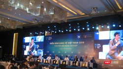 Các diễn giả trong phần giao lưu tại Diễn đàn