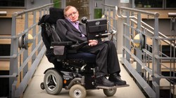 Stephen Hawking và chiếc máy tính "phát ngôn viên" của ông
