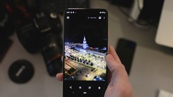 Hiện tại có khoảng 2 tỷ người truy cập internet chỉ qua smartphone - Ảnh: CNBC.