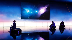 Khu vực trưng bày của Huawei tại Đại hội Thế giới Di động 2018. ẢNH: AFP