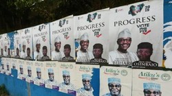 Các poster tranh cử của các ứng cử viên ở Nigeria. (Nguồn: AFP)
