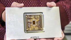 Kính hiển vi điện tử có thể quay phim ở cấp độ nguyên tử