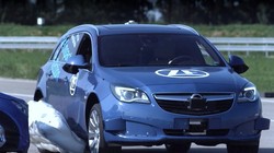 Hệ thống túi khi được gắn bên cửa ra vào ở phía ngoài. Ảnh: AutoBlog.