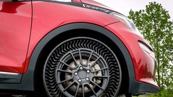 Lốp xe không cần bơm sẽ là tương lai của ô tô