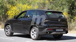 VinFast Lux SA2.0 xuất hiện trên đường phố Tây Ban Nha. Ảnh: Motor.es
