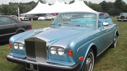 Rolls-Royce đã ngừng sản xuất dòng Corniche từ năm 2002.