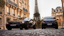 Cặp đôi i8 (trái) và i3s phiên bản bóng đêm.
