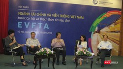 Bà Nguyễn Thị Thu Trang - giám đốc Trung tâm WTO và Hội nhập của VCCI (bên trái) và các khách mời trong phần giao lưu của hội thảo