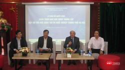 Nguyên Bộ trưởng Hoàng Văn Phong cùng các diễn giả trong phần giao lưu tại hội thảo