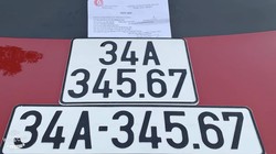 Tấm biển số xe gây xôn xao dư luận (Ảnh: Dân Việt)
