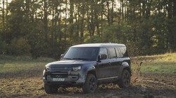Land Rover Defender 2020 sẽ góp mặt trong phim James Bond.