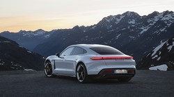 Porsche Taycan, xe chạy điện đầu tiên của hãng. Ảnh: Porsche

