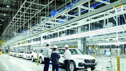 Sản xuất trong nước đang đẩy mạnh đầu tư mở rộng. Ảnh: Nguyễn Hà
