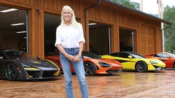 Cargill bên dàn siêu xe McLaren của mình.
