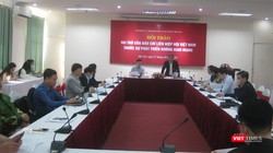 PGS TS Phạm Quang Thao - Phó Chủ tịch Liên hiệp các hội Khoa học và Kỹ thuật Việt Nam cùng PGS TS Nguyễn Thành Lợi - Uỷ viên Thường vụ Ban chấp hành Hội Nhà báo Việt Nam chủ trì hội thảo